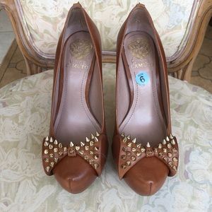 Vince Camuto Pumps Stud Spike Bow